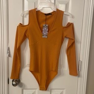 Long sleeve body suit size 6 new with tags